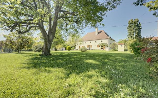 Maison à vendre    8 pièces • 286 m2 Esbarres