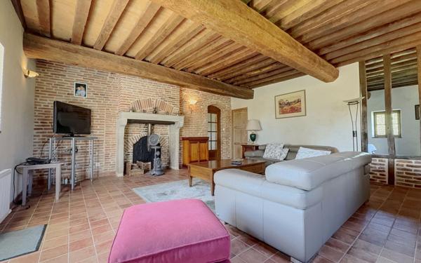 Maison à vendre    8 pièces • 286 m2 Esbarres