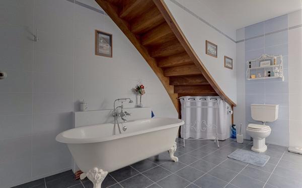 Maison à vendre    8 pièces • 286 m2 Esbarres