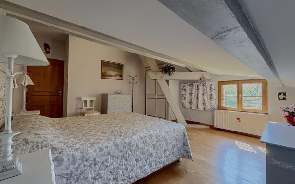 Maison à vendre    8 pièces • 286 m2 Esbarres