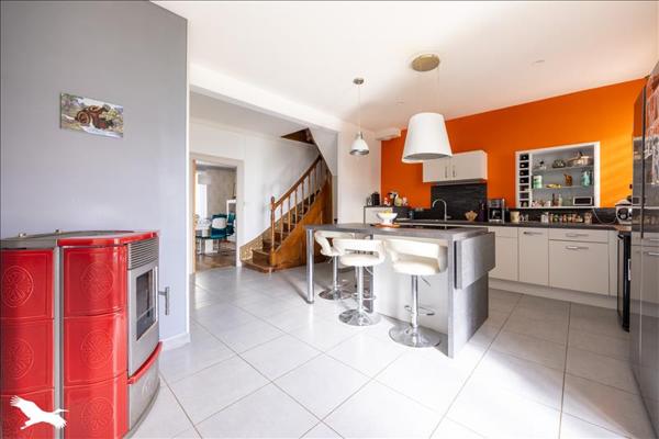 Maison à vendre |  Dompierre-sur-Yon |  3 pièces | 220 m²