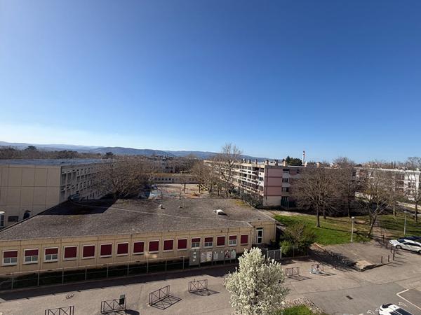 Appartement vendu loué T5 - 92 M2 avec 2 balcons et garage