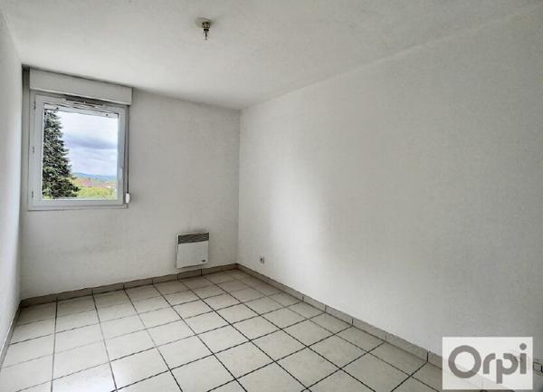 Appartement à louer    2 pièces • 63,43 m2 Montluçon
