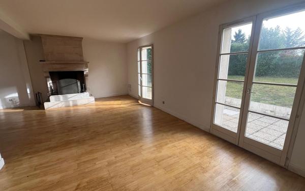 Maison à vendre    6 pièces • 155 m2 Étréchy