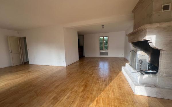 Maison à vendre    6 pièces • 155 m2 Étréchy