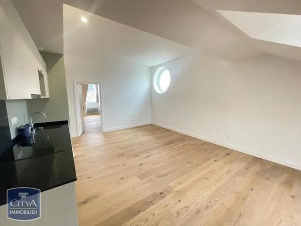 Appartement à louer 3 pièces 70.9m² Poitiers (86000)