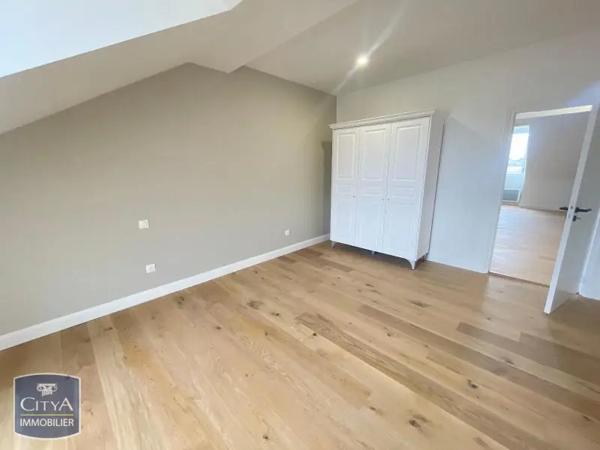 Appartement à louer 3 pièces 70.9m² Poitiers (86000)