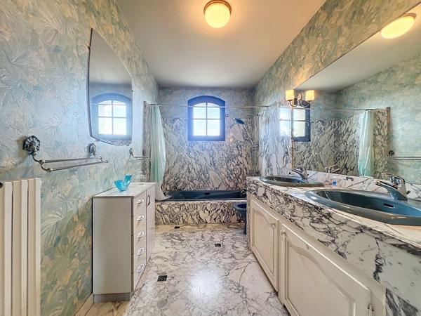 A VENDRE - LAVERNOSE LACASSE - Maison 5 pièces avec sous sol de 150m² et grand jardin