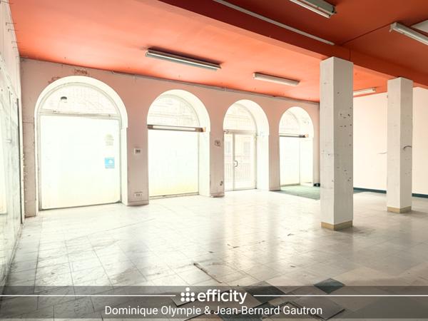 Immeuble 11 pièces - 700 m²