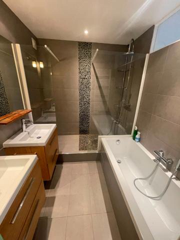Appartement Paris 3 pièce(s) 82.28 m2