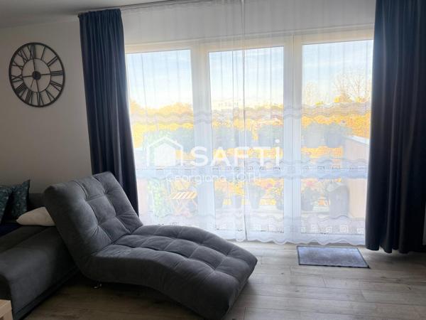 T3 lumineux avec balcon et parking, entièrement meublé et équipé.