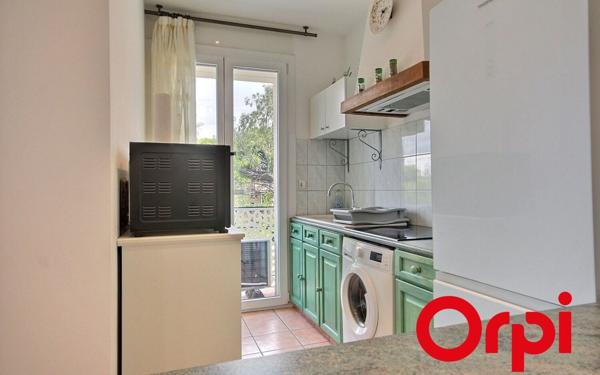 Appartement à vendre    2 pièces • 37,02 m2 Marseille 8