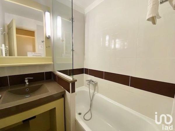 Appartement 2 pièces de 27 m² à Saint-Raphaël (83700)