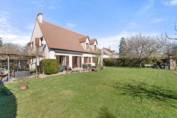 Maison Saint Germain En Laye 8 pièces - 220 m² €1 195 000 ** - Référence 17789