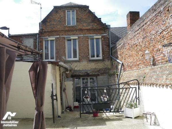 MAISON A VENDRE à CRECY SUR SERRE (AISNE) 02 comprenant : grand séjour, cuisine équipée, linger...