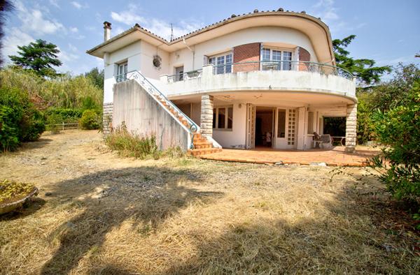 FOULAYRONNES - Maison lumineuse de 190m² avec garage et jardin située au calme dans un quartier recherché