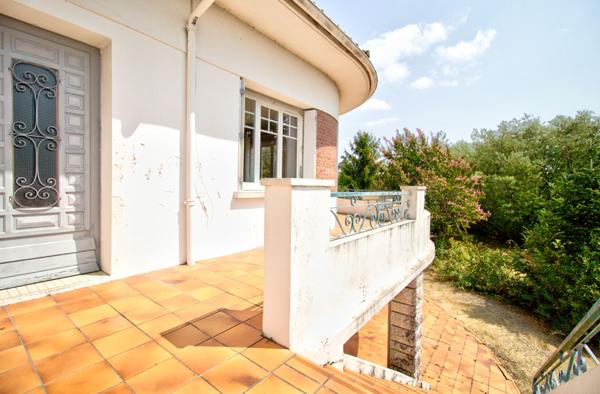 FOULAYRONNES - Maison lumineuse de 190m² avec garage et jardin située au calme dans un quartier recherché