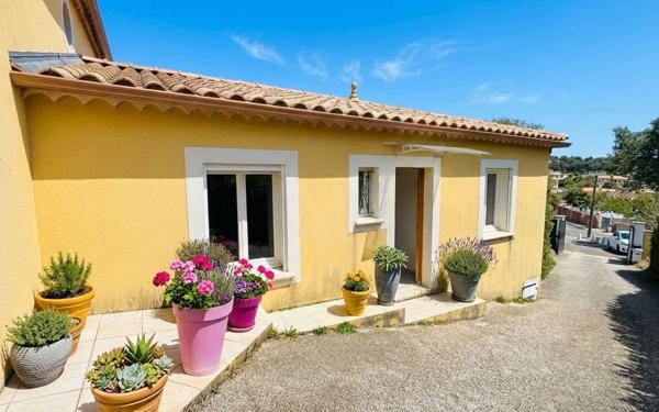 Maison à vendre    5 pièces •  Poulx