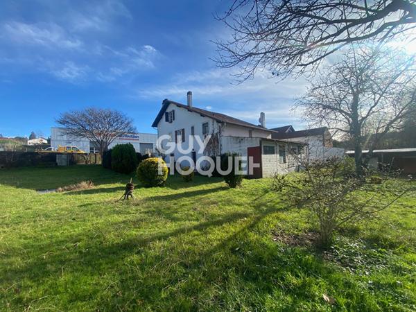 Maison de 150 m² avec sous-sol et dépendances Terrain de 1000 m² à Saint-Palais