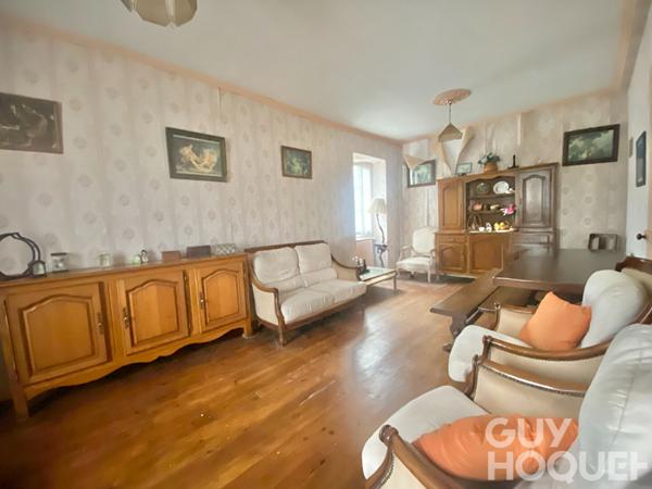 Maison de 150 m² avec sous-sol et dépendances Terrain de 1000 m² à Saint-Palais