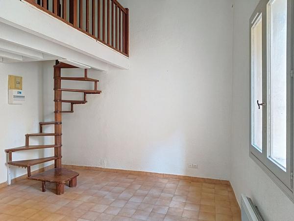 Appartement Aix En Provence T1 23m² avec mezzanine, situé dans le coeur de Aix en Provence, dernier étage.