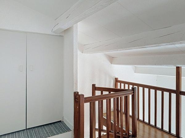 Appartement Aix En Provence T1 23m² avec mezzanine, situé dans le coeur de Aix en Provence, dernier étage.