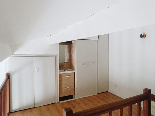 Appartement Aix En Provence T1 23m² avec mezzanine, situé dans le coeur de Aix en Provence, dernier étage.
