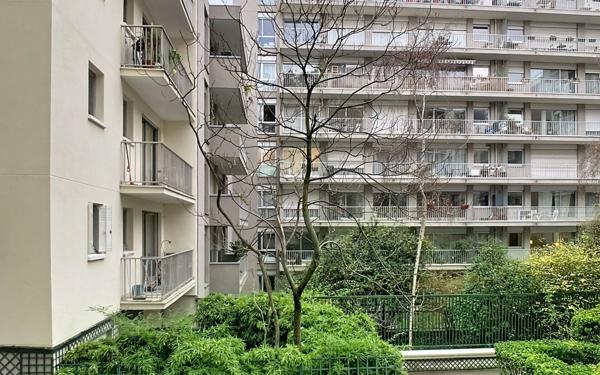 Appartement à vendre    2 pièces • 45,50 m2 Paris 15
