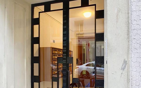 Appartement à vendre    2 pièces • 45,50 m2 Paris 15