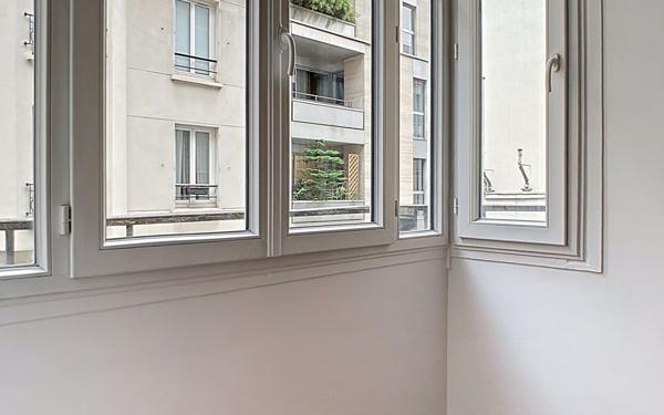 Appartement à vendre    2 pièces • 45,50 m2 Paris 15