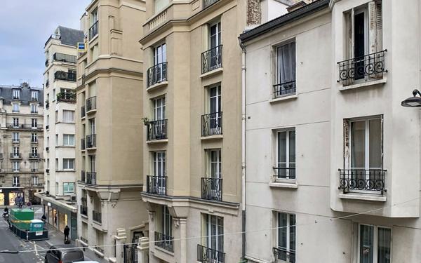 Appartement à vendre    2 pièces • 45,50 m2 Paris 15