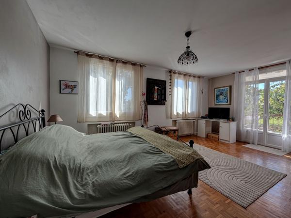 Villeneuve-sur-Lot (47300) Villeneuve-sur-Lot, rive gauche – Maison familiale 158 m² 5 chambres, avec jardin et piscine