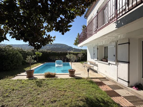 Villeneuve-sur-Lot (47300) Villeneuve-sur-Lot, rive gauche – Maison familiale 158 m² 5 chambres, avec jardin et piscine