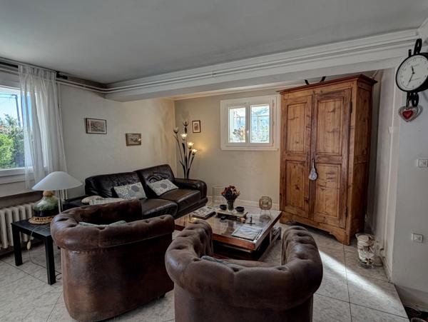 Villeneuve-sur-Lot (47300) Villeneuve-sur-Lot, rive gauche – Maison familiale 158 m² 5 chambres, avec jardin et piscine