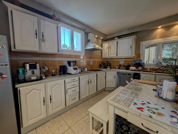 Villeneuve-sur-Lot (47300) Villeneuve-sur-Lot, rive gauche – Maison familiale 158 m² 5 chambres, avec jardin et piscine