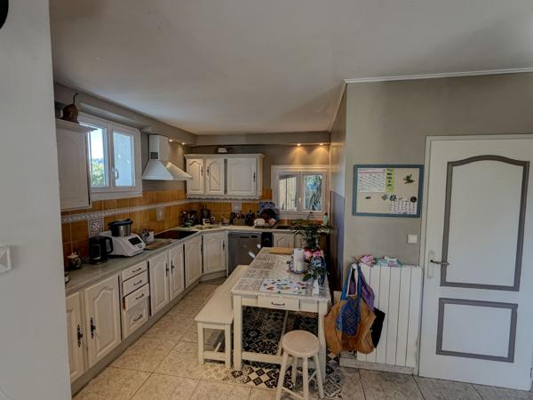 Villeneuve-sur-Lot (47300) Villeneuve-sur-Lot, rive gauche – Maison familiale 158 m² 5 chambres, avec jardin et piscine