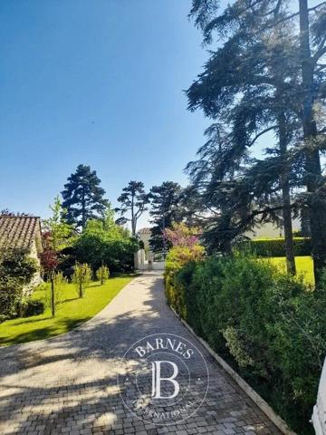Grézieu-la-Varenne, Maison 5 Chambres -  220 m² à vendre