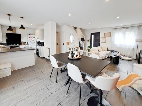 Maison Individuelle de 86 m² Récente de 2019 de 5 pièces, 3 Chambres, Garage