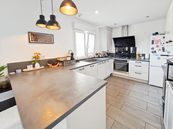 Maison Individuelle de 86 m² Récente de 2019 de 5 pièces, 3 Chambres, Garage