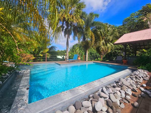 Maison de charme sur plus de 3 700 m² de terrain à Ducos — un véritable havre de paix