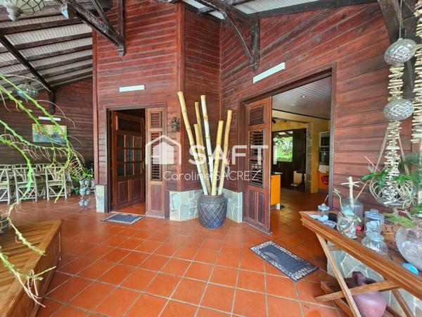 Maison de charme sur plus de 3 700 m² de terrain à Ducos — un véritable havre de paix