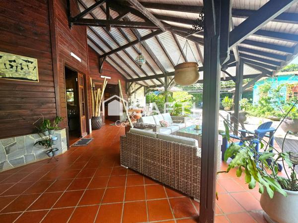 Maison de charme sur plus de 3 700 m² de terrain à Ducos — un véritable havre de paix