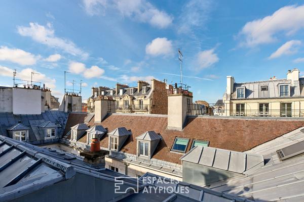 Un appartement d’artiste à réinventer, à deux pas de la Place des Vosges et du village Saint-Paul