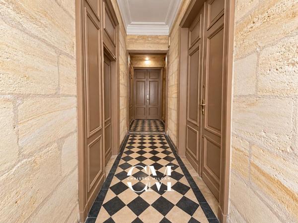 Appartement en pierre de 62 m², saint Seurin, jardin public
