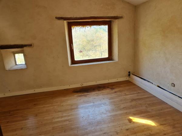 Durfort-et-Saint-Martin-de-Sossenac (30170) Maison de hameau en pierre au calme absolu avec terrasse et vue pnoramique, plus un chai de 100m² aménageable