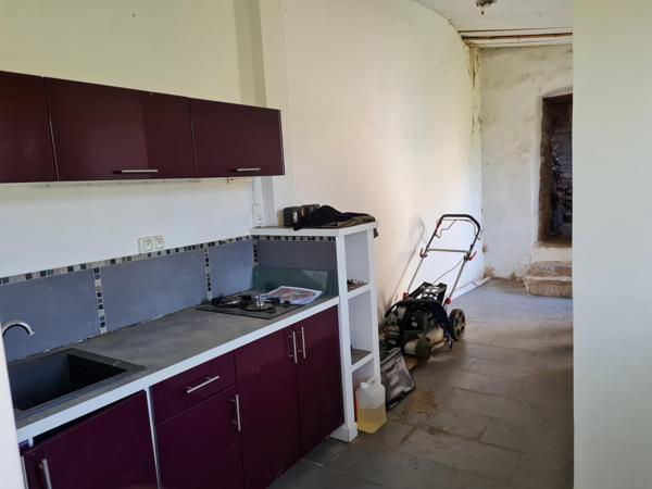 Durfort-et-Saint-Martin-de-Sossenac (30170) Maison de hameau en pierre au calme absolu avec terrasse et vue pnoramique, plus un chai de 100m² aménageable