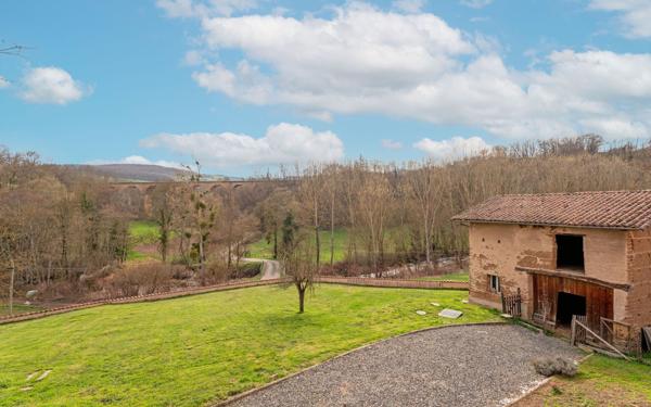 Maison à vendre    7 pièces •  Bully