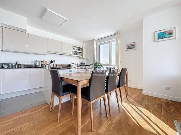 ISSY LES MOULINEAUX - A vendre Appartement 4 pièces en étage élevé avec terrasse et vue sur Paris