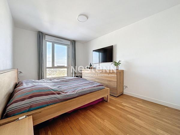 ISSY LES MOULINEAUX - A vendre Appartement 4 pièces en étage élevé avec terrasse et vue sur Paris