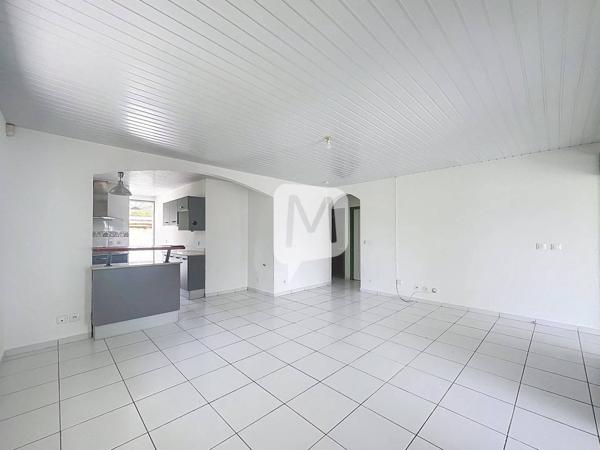 Dpt Guyane (973), REMIRE MONTJOLY Bureau/Local professionnel 80 m²